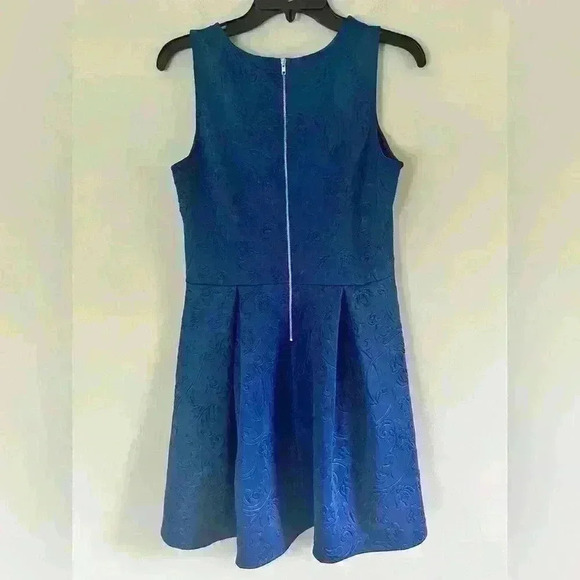 Green Envelope textured A line dress size L - Picture 2 of 9